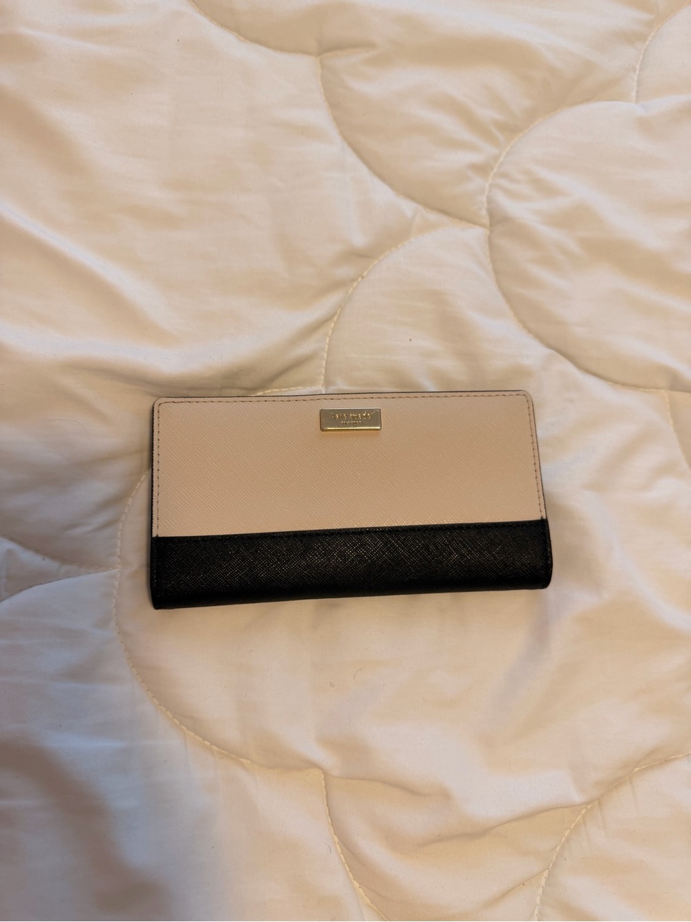 kate spade Colorblock Cream and Black Continental Wallet with Gold Plaque